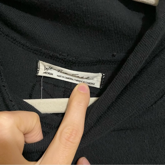 We the Free Navy Blue Long Sleeve Mock Neck Top size Medium - Picture 5 of 9